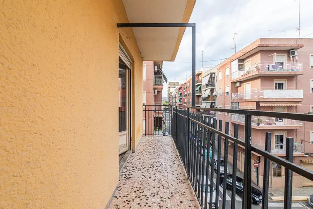 Piso de 4 habitaciones con ascensor en Altabix - Elche — 18