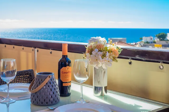 Atractivo apartamento de 2 dormitorios con amplia terraza en monte carrera. impresionantes vistas al mar. trastero y plaza de garaje. piscina comunitaria climatizada. — 28