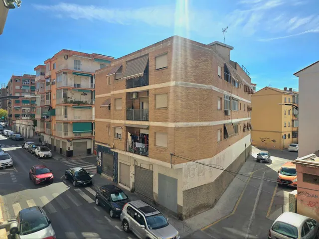 Luminoso piso  con ascensor en el Zaidín, ¡ideal para inversores! — 33