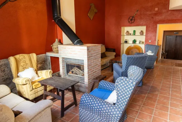 A. Encantadora Casa Rústica del Siglo XIX con Oportunidad de - foto 2