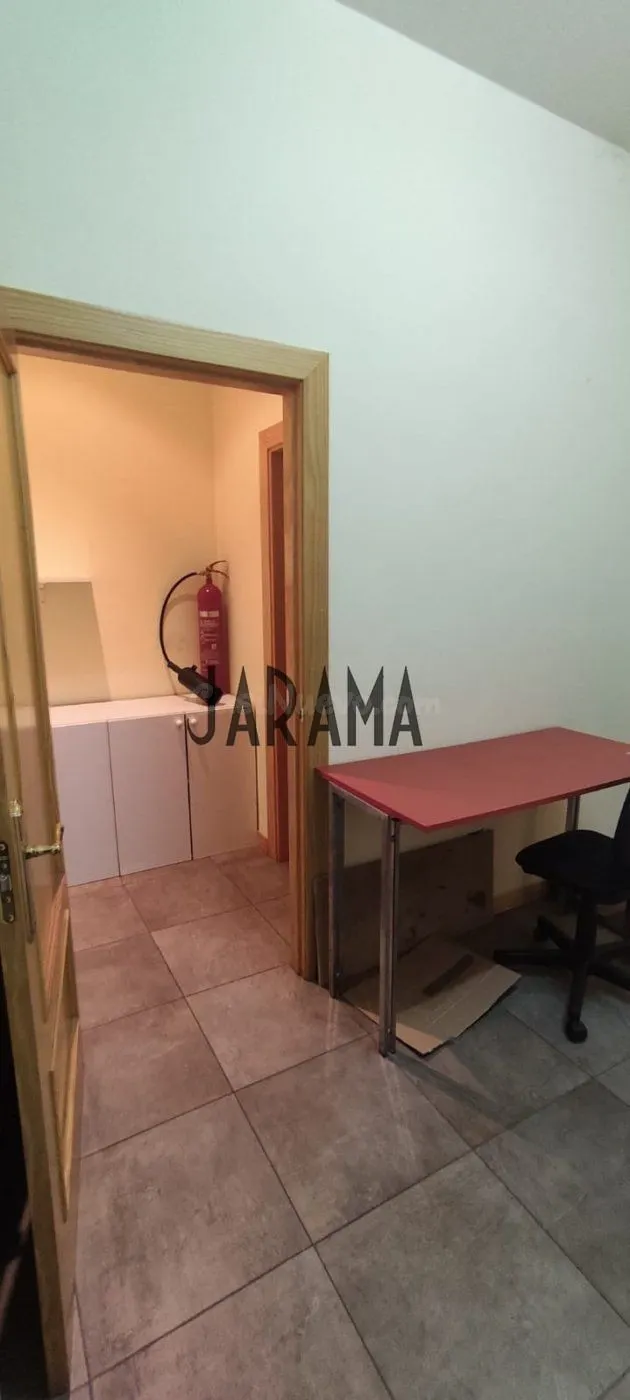 LOCAL COMERCIAL CON POSIBILIDAD DE CONVERSIÓN A VIVIENDA EN  - foto 5