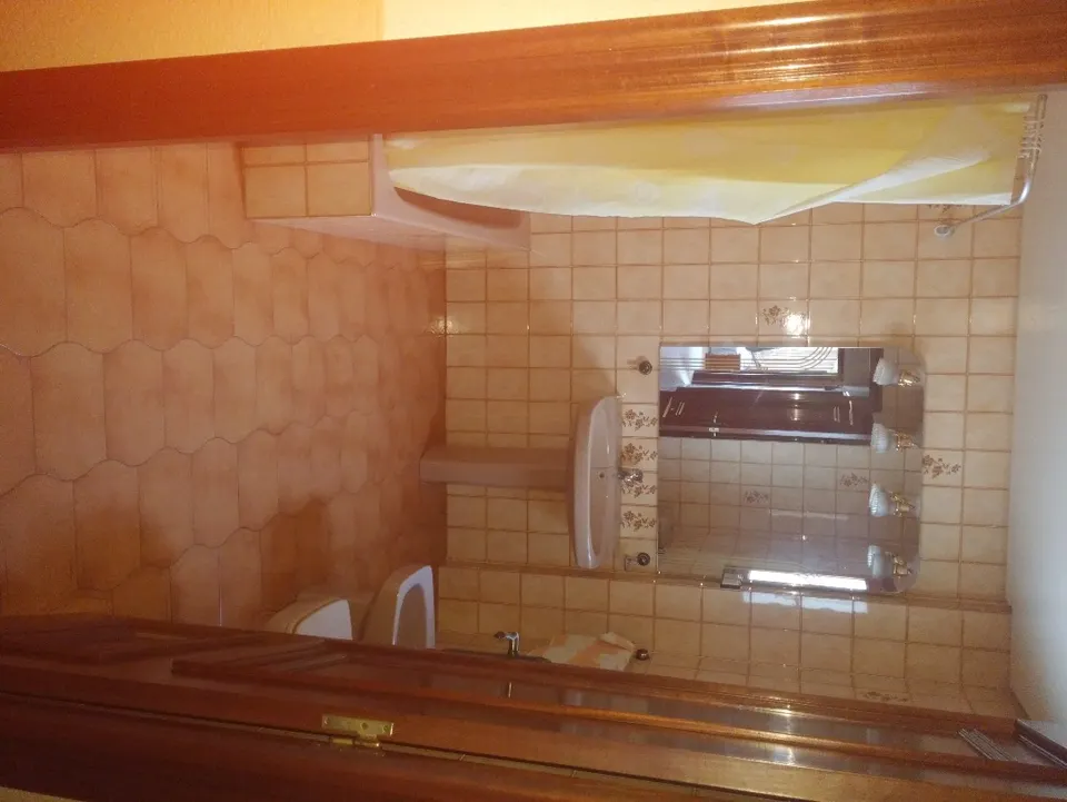 Vivienda muy amplia en CAudete, 123 m2, con 4 dormitorios, 2 baños, posibilidad de cochera independiente por 20.000 €