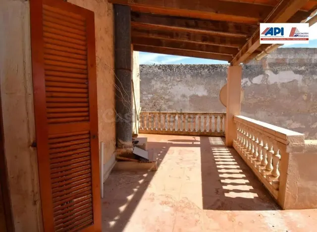 Local comercial y piso en Sineu