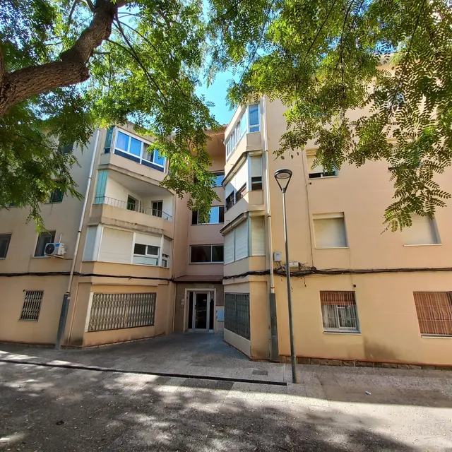 Piso alquilado de tres habitaciones. — 2