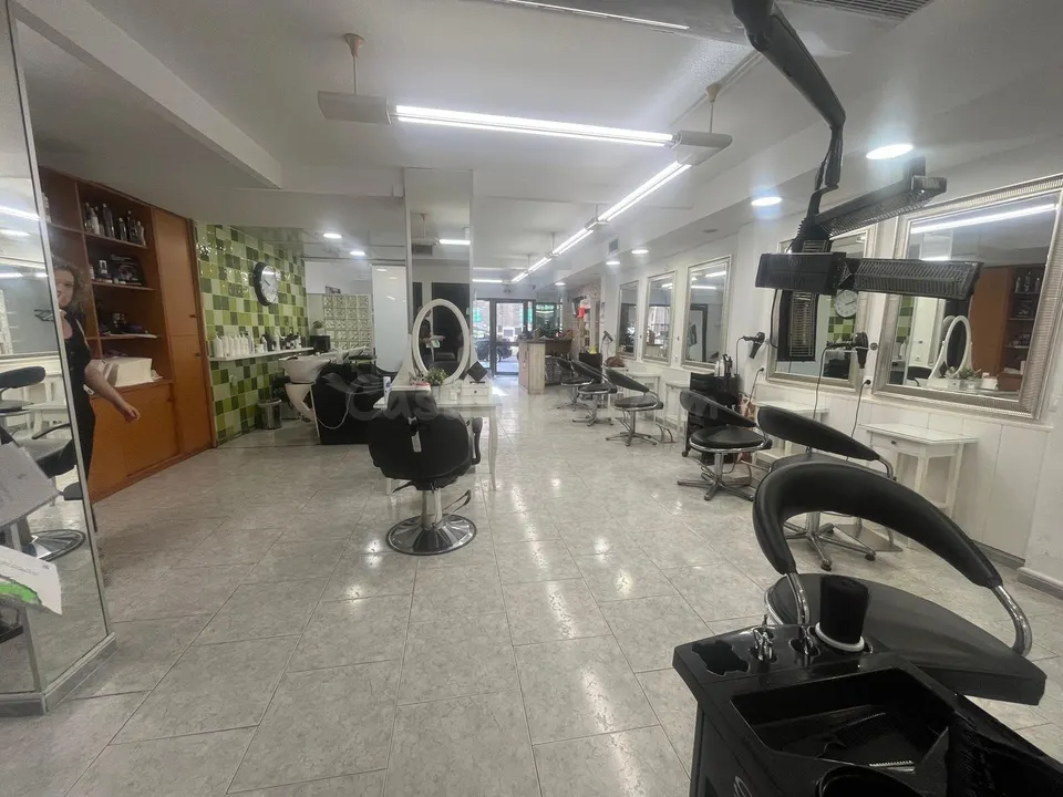 Gran oportunidad local de 139 metros en Valdeolleros