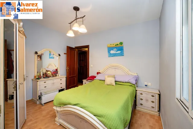 Casa con estupenda ubicación en Armilla. avenida de los ogíjares — 16