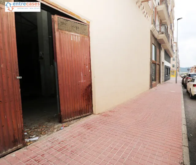 CUATRO LOCALES EN JUAN VIRUELA — 5