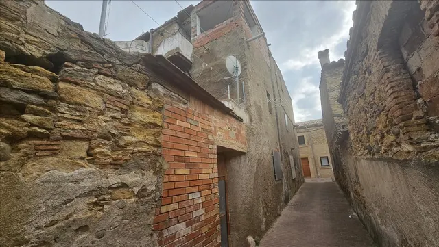 Casa adosada en la bisbal d'empordà — 28