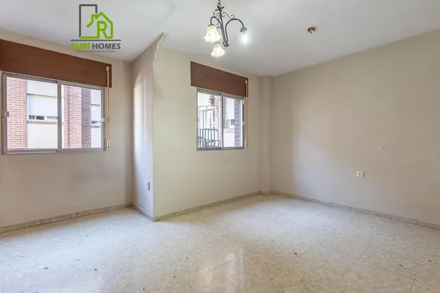 Espacio, luz y comodidad en una vivienda con grandes posibilidades en zona Alcampo — 13