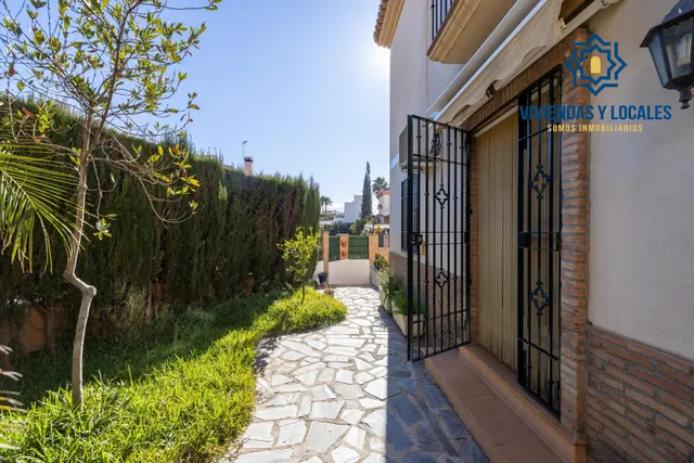 MAGNÍFICO CHALET EN URB. SUEÑOS DE CADIMA, ALHENDIN — 48