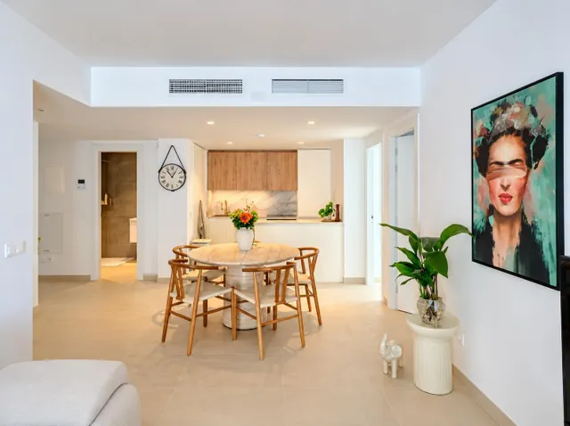 Exclusivo piso de obra nueva en torreblanca del sol, Fuengirola, con terraza, piscina y garaje — 11