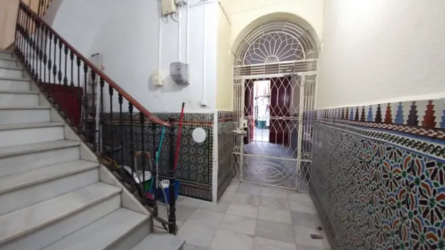 Espectacular edificio para renovar cerca de Plaza del Museo - foto 2