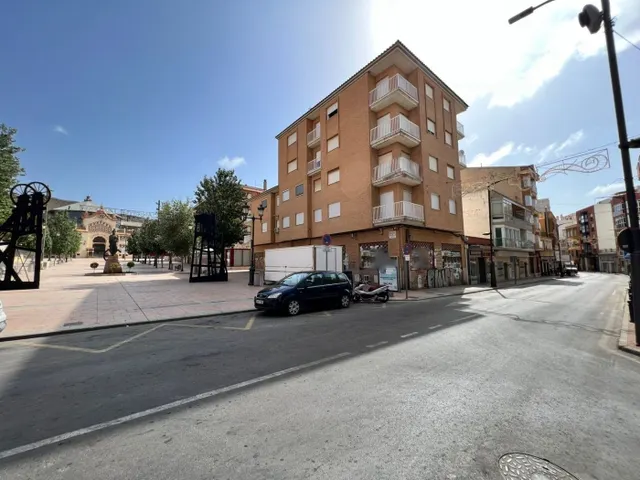 LOCAL COMERCIAL EN ALQUILER EN EL CENTRO DE LA UNÓN — 17