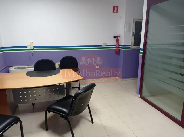 ESPECTACULAR LOCAL EN VENTA O ALQUILER EN ZONA INDUSTRIA — 20