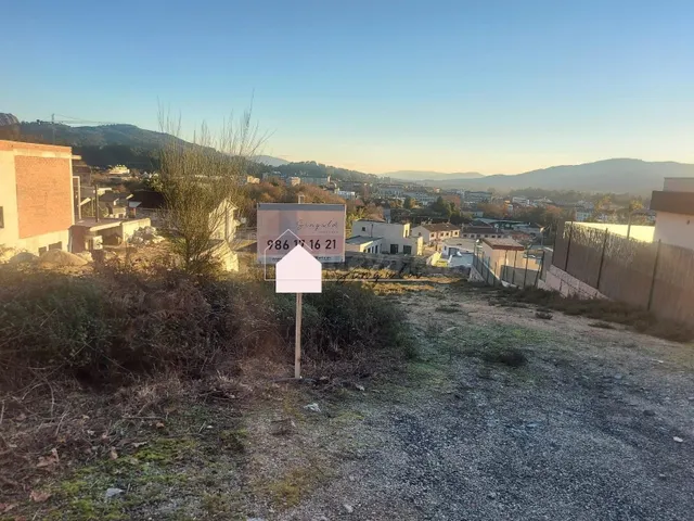 CONSTRUYE TU SUEÑO EN PORRIÑO