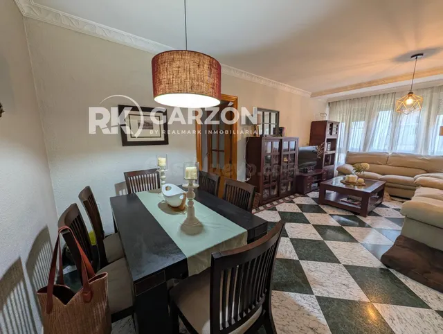Piso en Alquiler  zona Altamira — 2