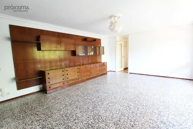 Amplio Piso en Nervión, Sevilla - Oportunidad de Inversión - foto 2