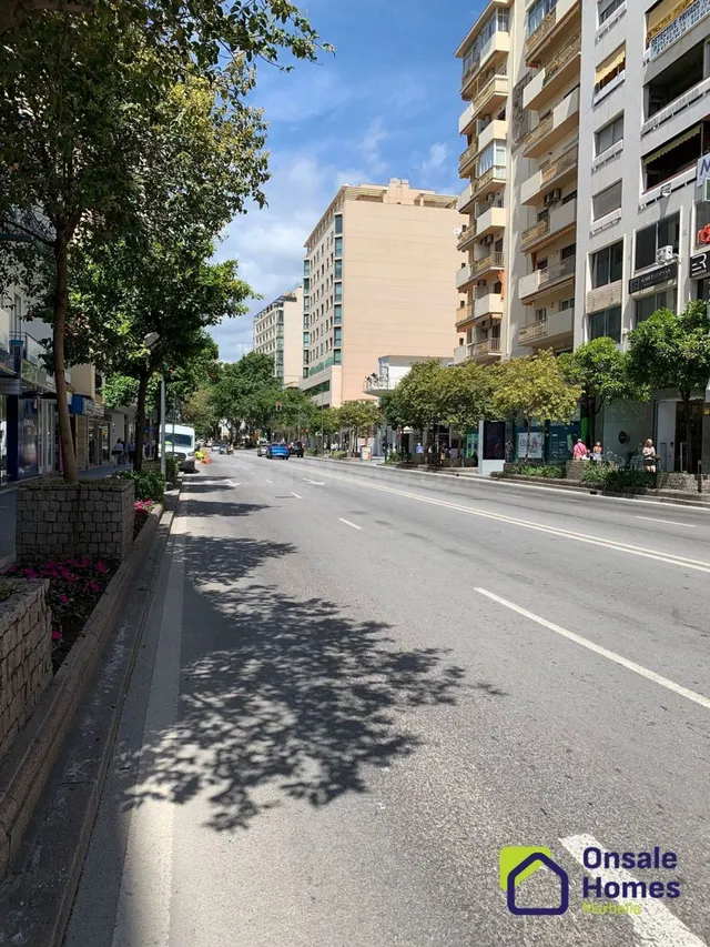 Local comercial 100m² en alquiler - Marbella Pueblo - foto 2