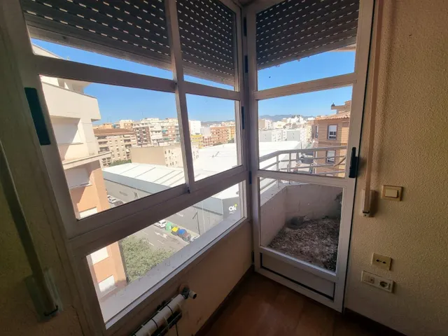 PISO AVDA. AMALIO GIMENO — 17