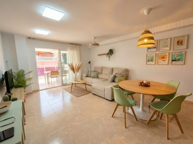 En venta, apartamento en segunda línea de playa en Moncofa, 