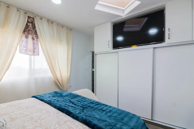 VIVIENDA CON NEGOCIO EN ABANILLA. — 13