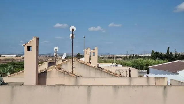 Villa 3 habitaciones 80m² en venta - Urbanizaciones — 18