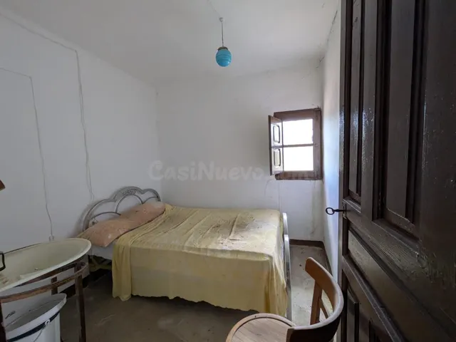 CASA DE 316m2 construidos en el bonito pueblo de Moros, prox - foto 5