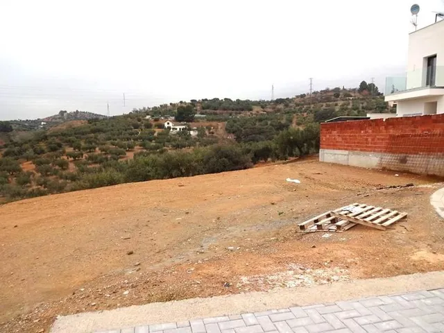 OPORTUNIDAD DE PARCELA EN LA URBANIZACIÓN NUEVA MONTELUZ, en Peligros, Granada — 14