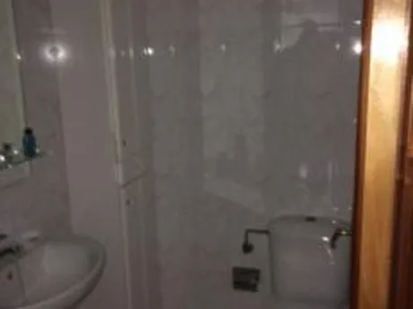 SE VENDE PISO DE TRES habitaciones EN LA ZONA DEL INSTITUTO — 10