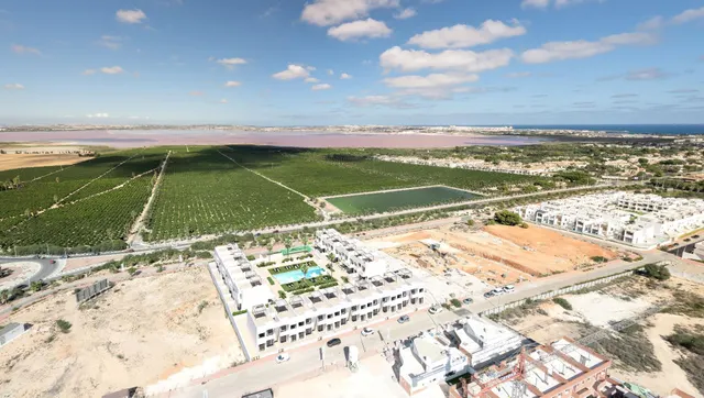 IMPRESIONANTE BUNGALOW CON VISTA A LA LAGUNA ROSA — 17