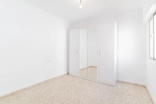 Espacio para toda la familia: 4 dormitorios y cochera — 23