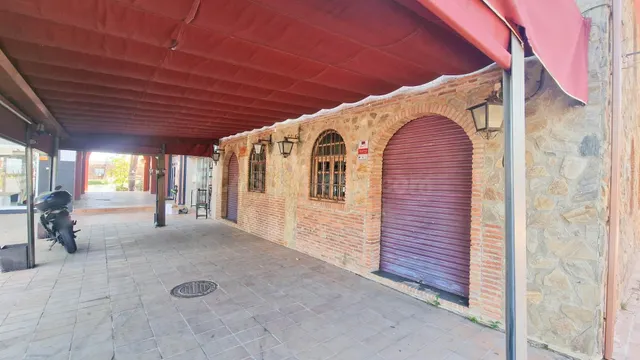 ALQUILER DE LOCAL COMERCIAL ZONA COMERCIAL DE LAS VAGUADAS - foto 2