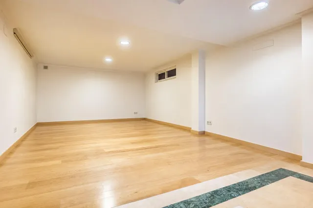 Fabulosa casa con patio ajardinado en Gelves, a diez minutos del centro de Sevilla. — 28