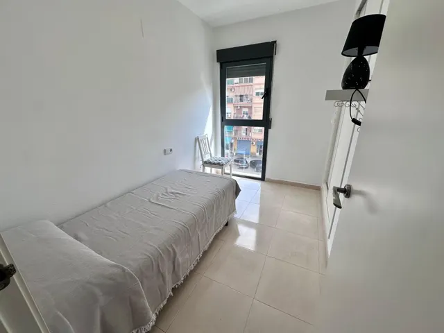 Se alquila piso luminoso de 2 dormitorios con garaje en zona Hispania – Junto a Mandarache — 12