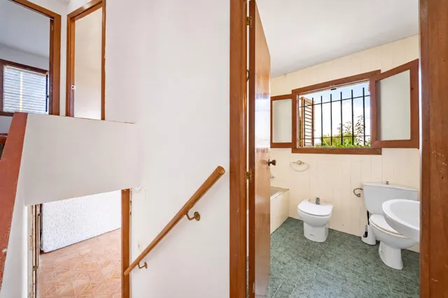 Chalet en primera línea de playa en torrenostra: una oportunidad para crear tu hogar junto al mar — 37