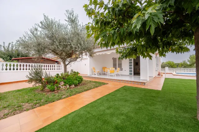 Amplia vivienda con piscina privada, terraza y garaje cerrado — 37