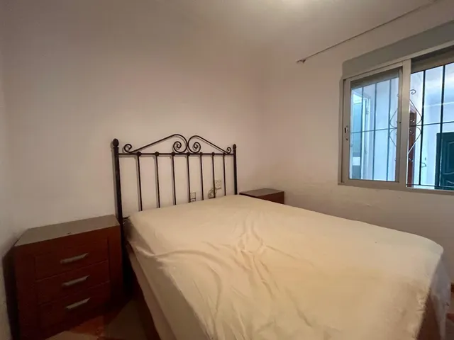 Amplia Casa para Reformar en el Corazón de la Ciudad — 20