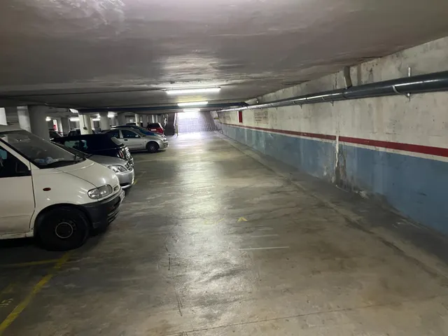 Plazas de aparcamiento en venta o alquiler en Vilanova i la Geltrú, Av Francesc Macià 137 — 2