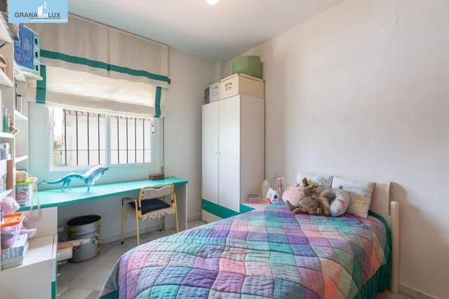 Chalet pareado con piscina, jardín y bonitas vistas a Granada en La Zubia — 39
