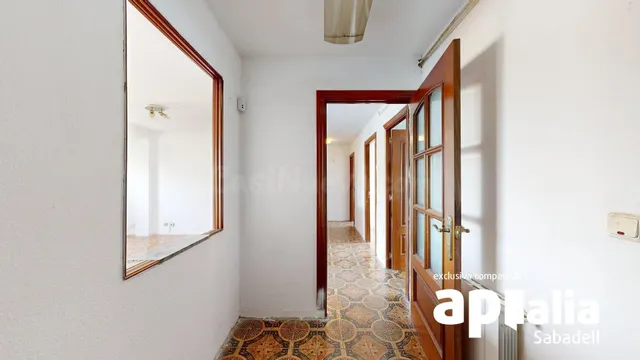 PISO LUMINOSO EN BADIA DEL VALLÈS - foto 4