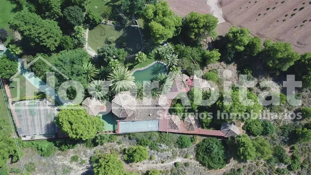 ESPECTACULAR VILLA DE LUJO EN URBANIZACIÓN PRIVADA - foto 3
