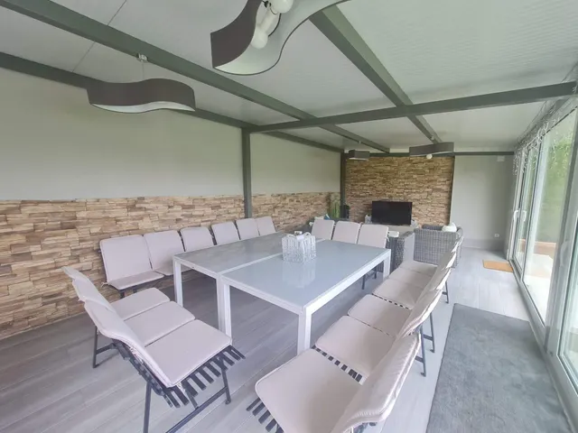 CHALET INDEPENDIENDIENTE EN PARCELA DE 1.450 M2, PISCINA Y AMPLIAS ZONAS EXTERIORES — 28