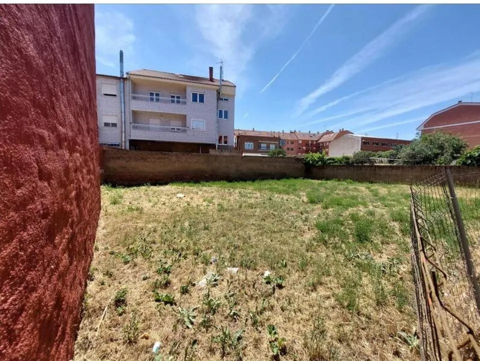 CONJUNTO DE  PARCELAS EN VILLAQUILAMBRE