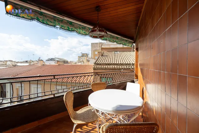 Piso y cochera en venta junto Acera de Darro. — 18