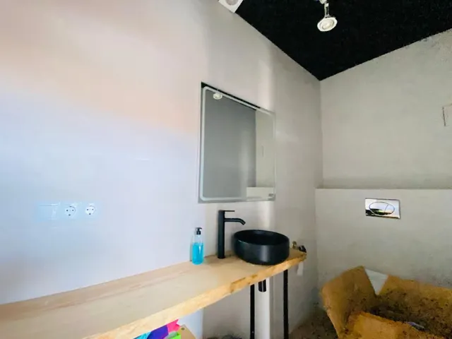 Local comercial 81m² en venta - Villamartín-Las Filipinas — 38