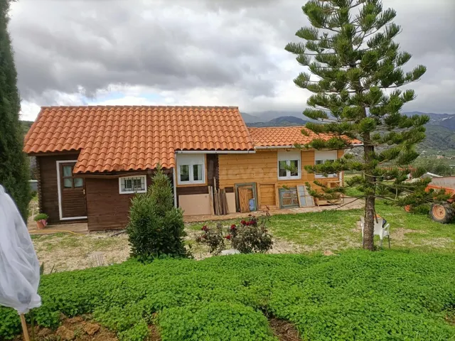 Terreno con casa de madera en Tollox, Malaga - foto 4
