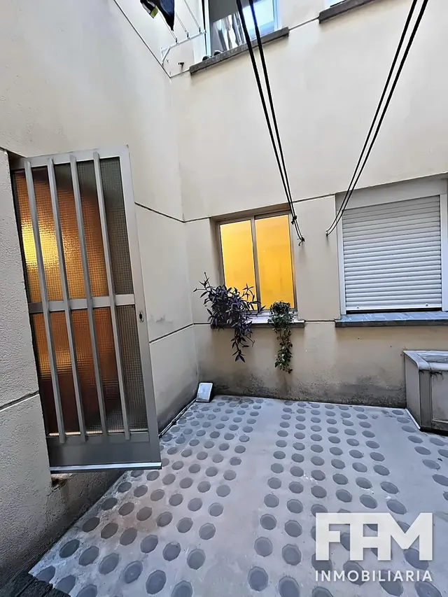 Piso Interior en Venta cerca de Calle Pablo Iglesias — 23