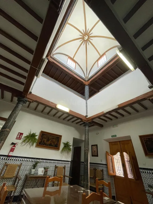 NEGOCIO DE HOSTELERÍA Y HOSPEDAJE EN DALÍAS (ALMERÍA)