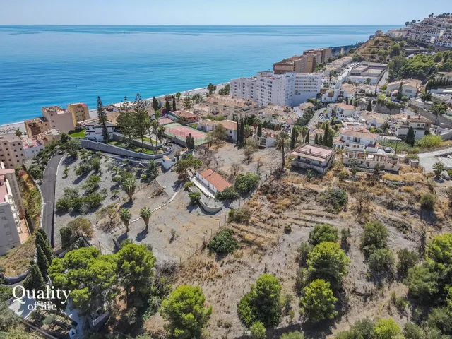 FINCA CON VISTAS AL MAR · DOBLE ACCESO · A 2 MINUTOS DE LA PLAYA · GRAN POTENCIAL RESIDENCIAL — 15
