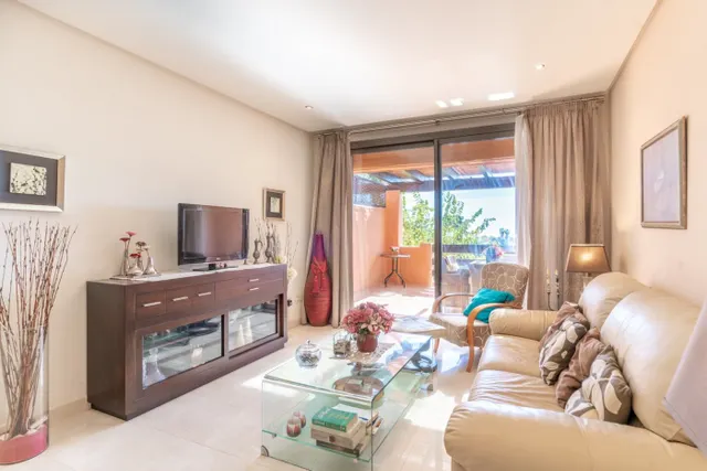 Elegante apartamento en primera planta con vistas panorámicas al mar en Sotoserena – Nueva Milla de Oro, Estepona — 11
